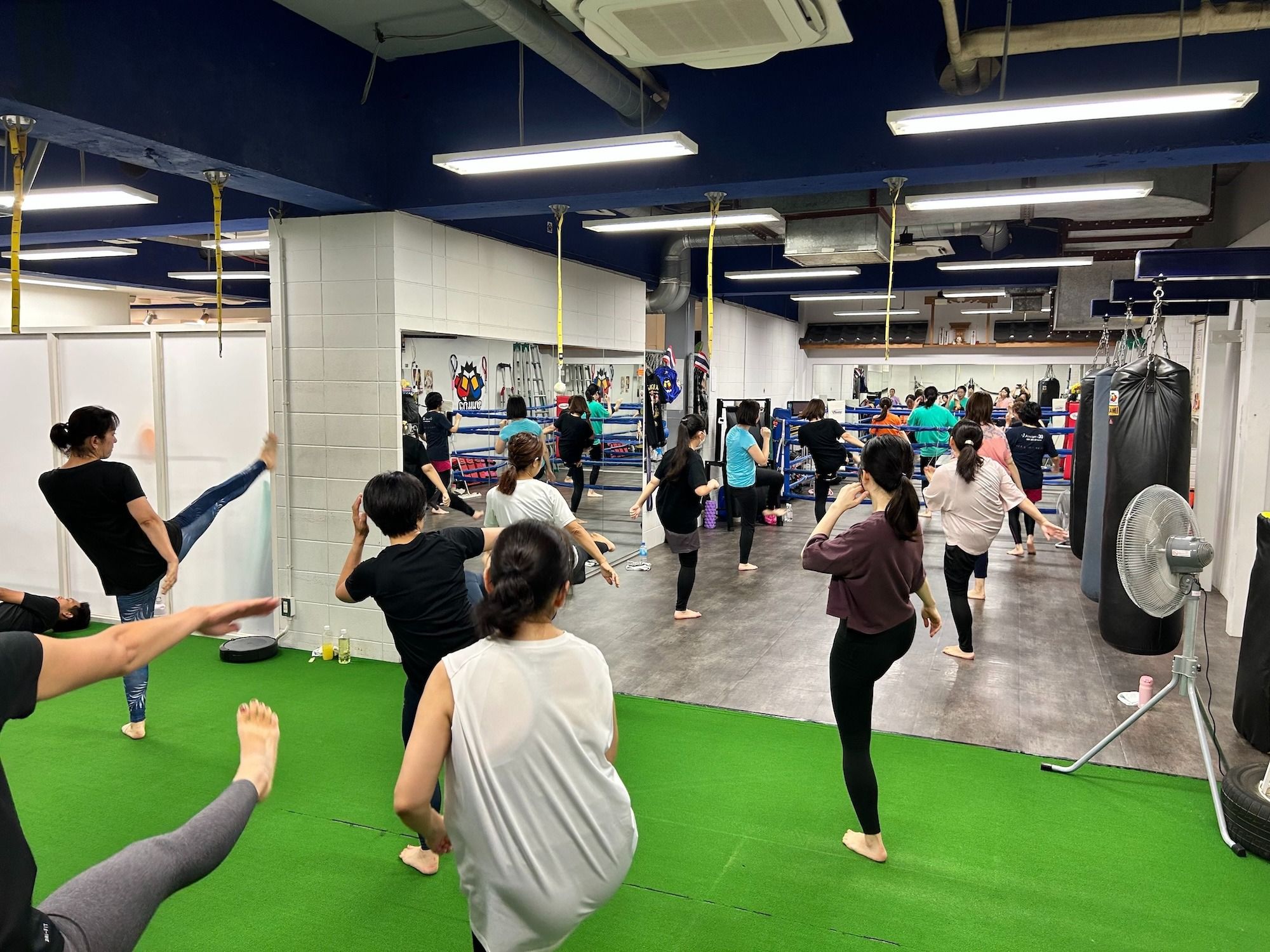 【初級〜】KICK OUT  (Weekend)